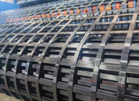 波密钢塑土工格栅：基建“隐形脊梁”的绿色智造与长寿命进化论